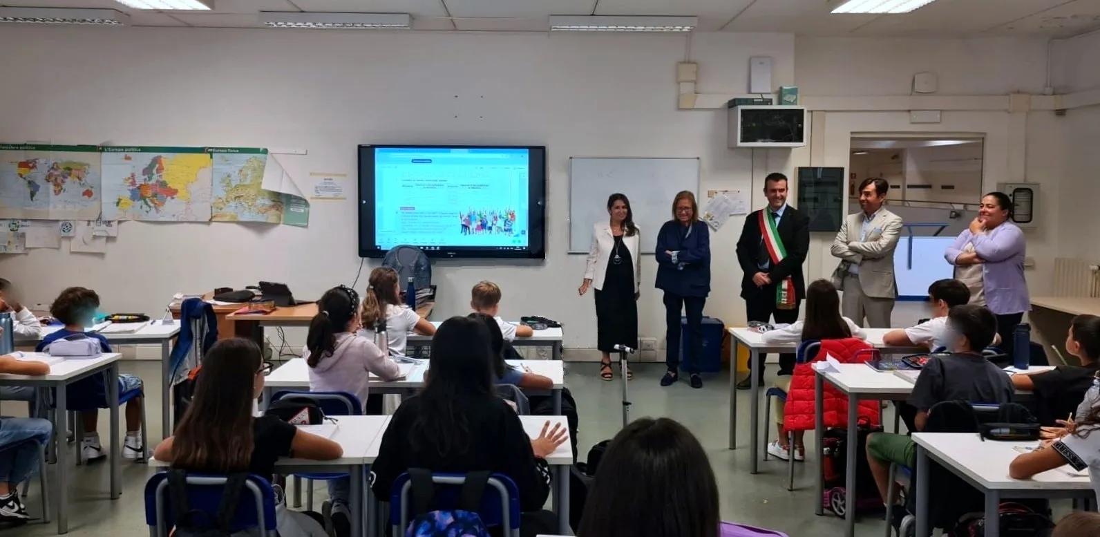 La Sottosegretaria di Stato al Ministero dell’Istruzione e del Merito Onorevole Paola Frassinetti, in visita nel nostro Comune, ha partecipato all'inaugurazione dell'anno scolastico del nostro Istituto Statale Grazia Deledda. In questa occasione ha incontrato il Consiglio Comunale di San Sperate e visitato il Giardino Sonoro di Pinuccio Sciola